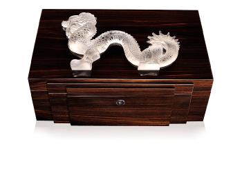 Dragon jewellery box in natural ebony with clear crystal, large size clear - Lalique